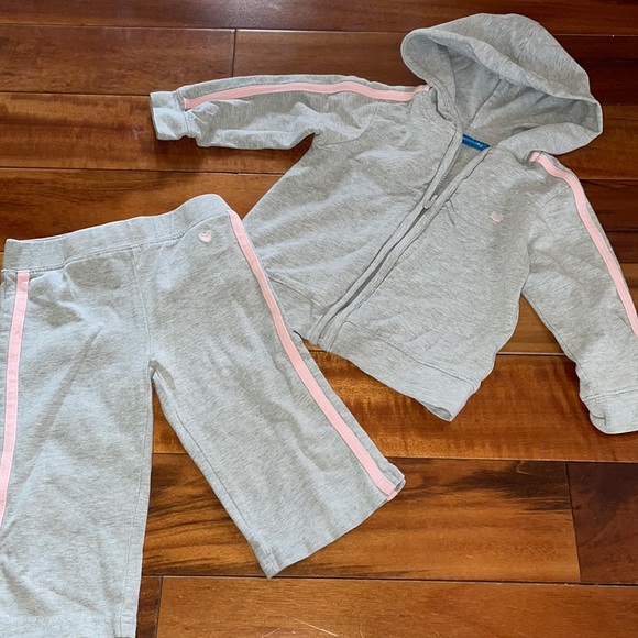 6-9 Months Adorable Greendog Lightweight Jogger Set - Picture 1 of 5